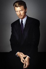 David Bowie muy elegante